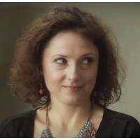 Zuzana Mauréry v seriálu 4teens (2011, režie Pavel Jandourek)