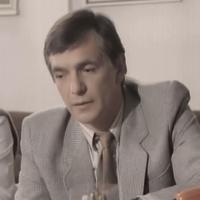 Jiří Bartoška ve filmu Pátek, čas motýlů (1989, režie Stanislav Strnad)
